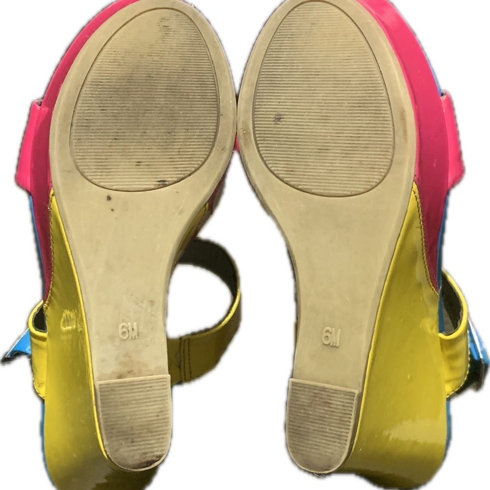 G by Guess 90’s style Colorblock wedges in Pink, Yellow & Blue - Picture 4 of 4